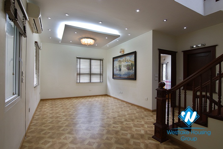 Affordable single detached villa for rent in Vinhomes Riverside, Hanoi